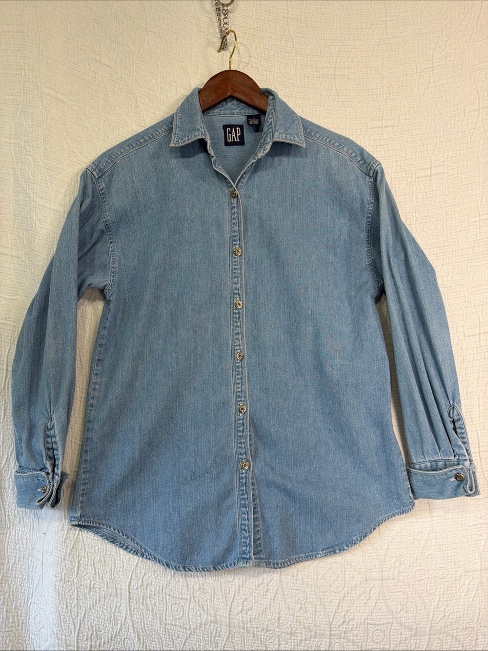 Vintage Gap Denim Shirt Womens Size Small Jean Chambray Metal Buttons Cuff Links